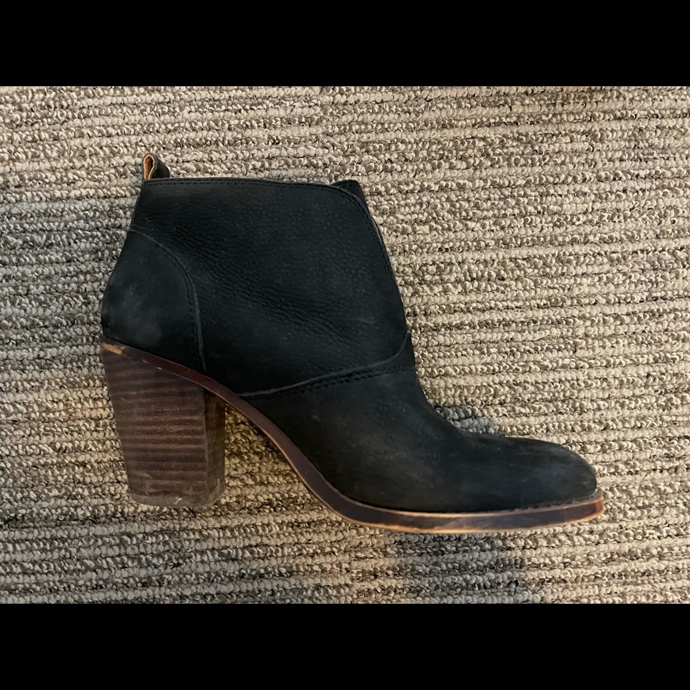 Lucky Brand Black leather Booties healed sz 8.5